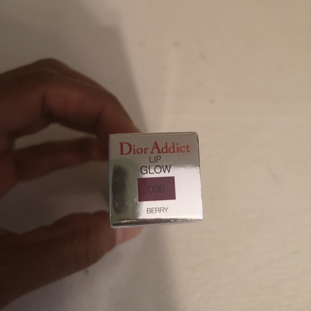 Dior Addict Lip Glow in Berry - Picture 3 of 3